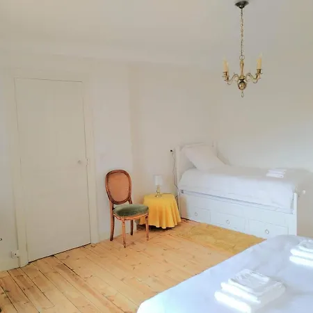 Apartment De La Chapelle, Au Coeur De La Cite Medievale Allegre