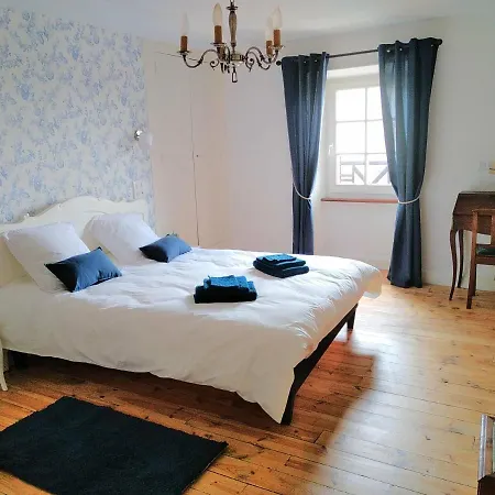 De La Chapelle, Au Coeur De La Cite Medievale *