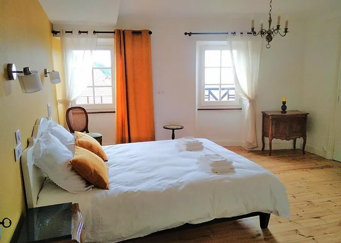 De La Chapelle, Au Coeur De La Cite Medievale