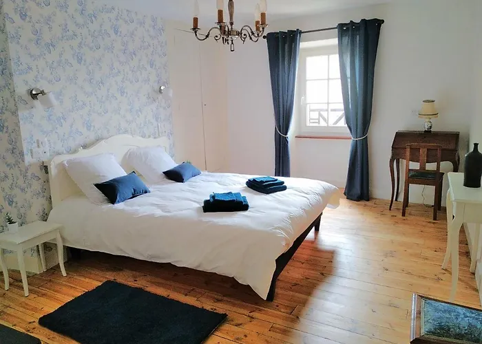 De La Chapelle, Au Coeur De La Cite Medievale *