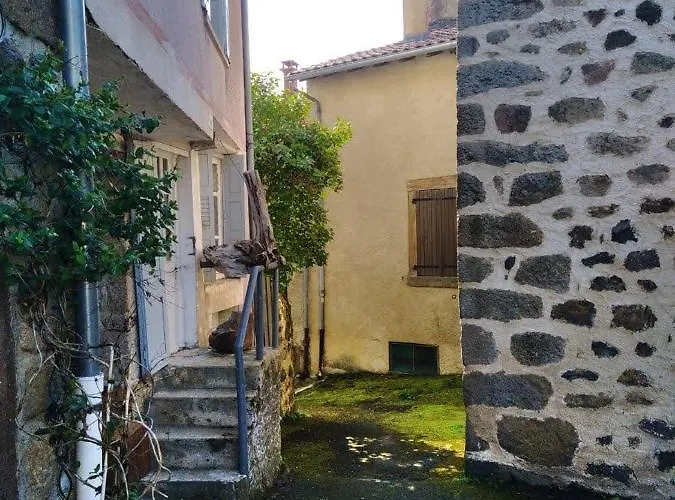 Apartment De La Chapelle, Au Coeur De La Cite Medievale